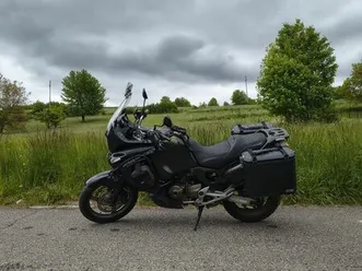 honda varadero xl 1000 po serwisie , bardzo ladny stan przybędza