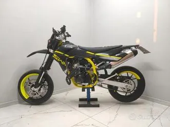 swm sm 125 factory abs garantita e finanziabile