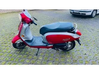 sym fiddle3 roller rot-weiß wie neu, garagenfahrzeug