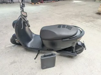 unu scooter roller pro 4kw mit 2 akku und defektem mdb 2200km
