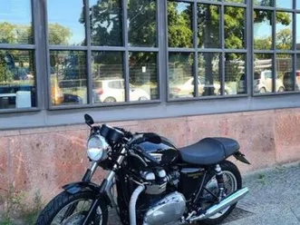triumph thruxton 900