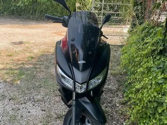 vend scooter aprilia sxr 50