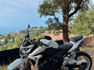 suzuki gsr 750