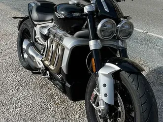 recherche triumph rocket 3