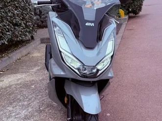 honda pcx 7983 km état impeccable