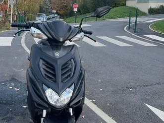 yamaha aerox 2t 2016 noir en très bon état