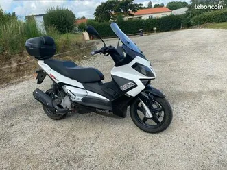 scooter aprilla srmax 125 cc