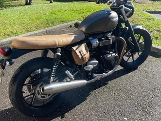 triumph street twin 900