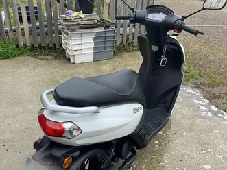 ? scooter peugeot kisbee 50 – blanc – très bon état