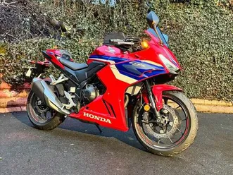 honda 500 cbr r de mars 2025