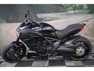 2011 ducati diavel carbon