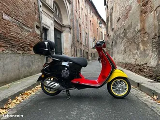 vespa primavera 125 édition mickey