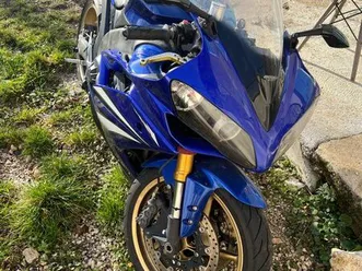 yamaha r1