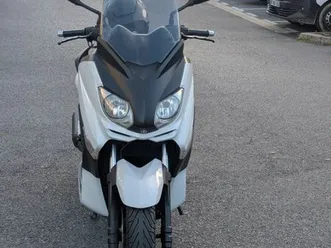 scooter yamaha x-max 250