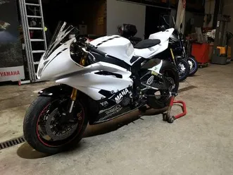 ② yamaha r6 piste