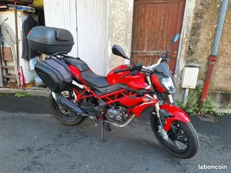 vend moto bn125 benelli rouge