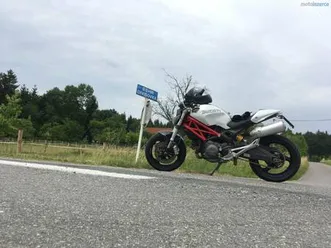 ducati monster 696