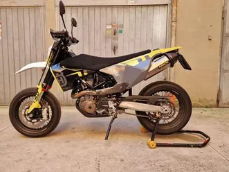 husqvarna 701 supermoto grigio