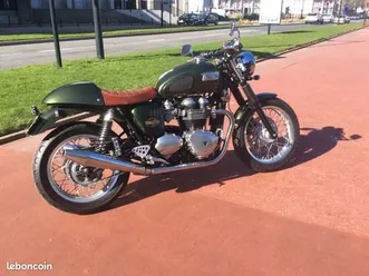 moto triumph thruxton