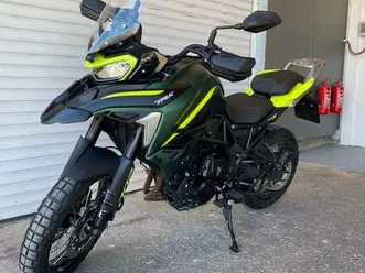 benelli trk 702 x zelená – předváděcí motocykl