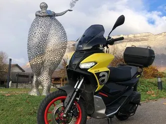 aprilia sr gt 125 abs