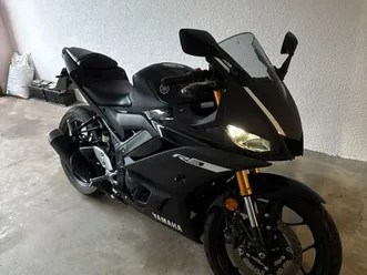 yamaha yzf r3 power black mit weiße akzenten in top zustand !