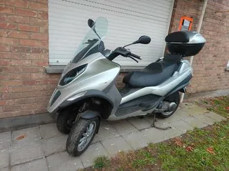 ② piaggio mp3 250 cc 2010 comme neuf