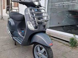② vespa 125 cc grantourismo