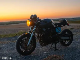 zr7 café racer