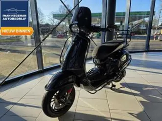 vespa sprint 50 | laag windscherm | achterdrager | sierbeuge — scooters | vespa — marktplaats