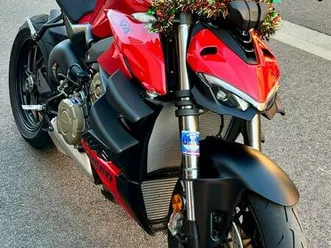 moto ducati streetfighter v4 2025