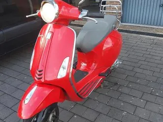 ② scooter vespa primavera