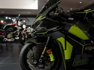 ducati panigale v4 lamborghini