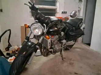 motorrad - schwarze honda hornet 900