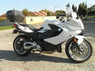 bmw f 800 gt avec options ( voir dans le descriptif) très bon état général , bridable a2, poids 214 kg