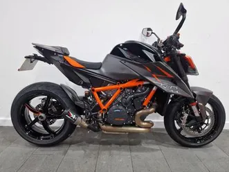 2021 ktm 1290 superduke r, austin racing silencer, carbon panels, tail tidy