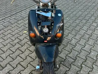 aprilia habana custom.