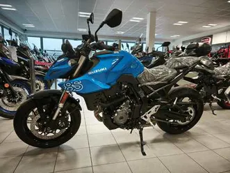 suzuki gsx-8s (modrá skladem)