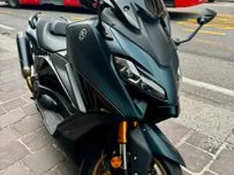yamaha t-max 560 tech max akrapovic