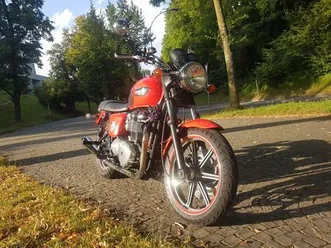 triumph bonneville 900