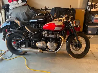 2020 triumph bonneville bobber. under 400kms