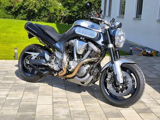 yamaha mt01 rp12 mit akrapovic