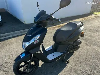 scooter peugeot kisbee 50 cc 4t black edition