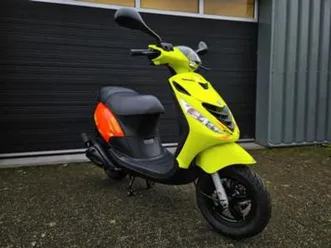 piaggio zip 50 2t sp look 2t brom bj 2016 fluo rosso yellow — scooters | piaggio — marktplaats