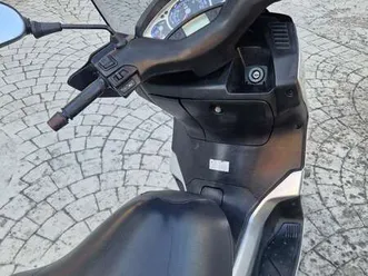 yamaha x-max 250 argento