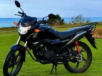 honda cb125f – 2023 – 2 200 km – parfait état