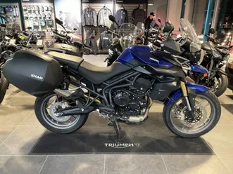 triumph tiger 800 • 2012
