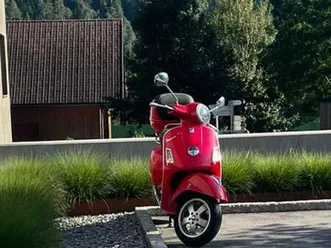 vespa 125 gt rot