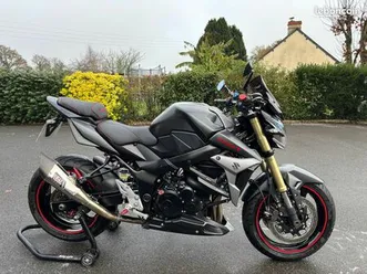 suzuki gsr 750