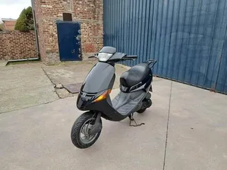 ② scooter peugeot zenith classe a 25km/h